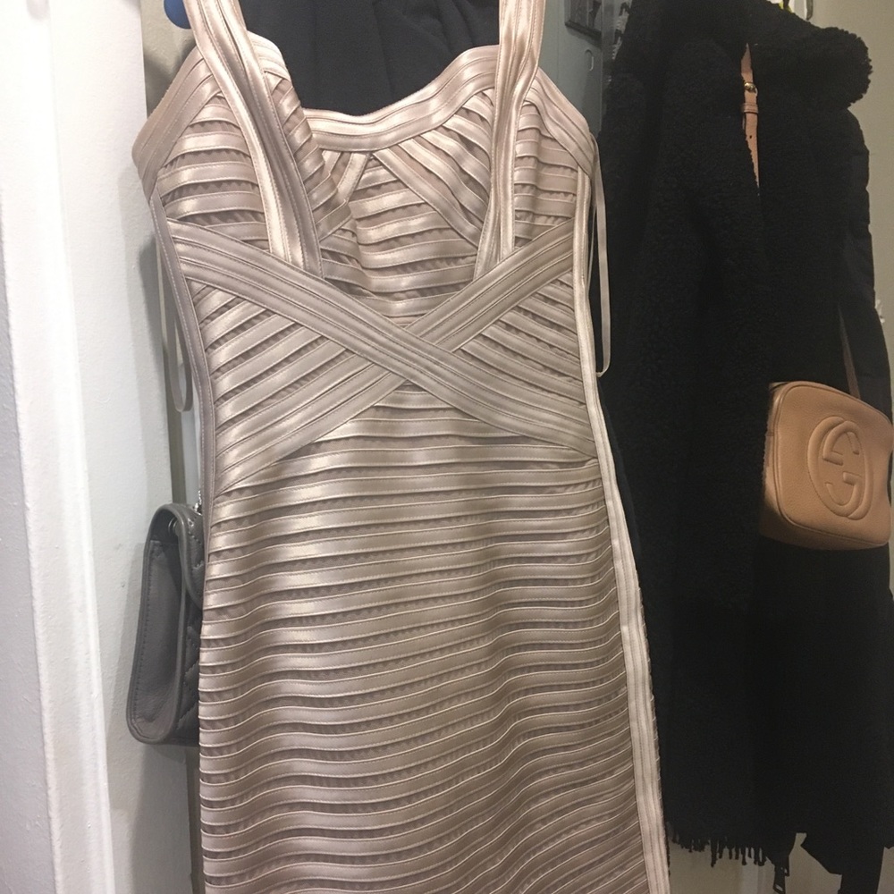 BCBG cocktail length dress. Size XS.